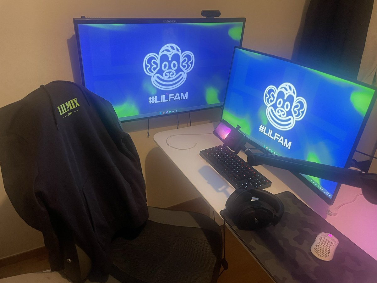 Vyn0EU's tweet photo. Setup upgraded! Thanks to @Lilmixgg and @cherryxtrfy for sending over the products 🥶 Will be reviewing them later!🙏

#lilfam 🐒 https://t.co/MLSDzbk3Jx