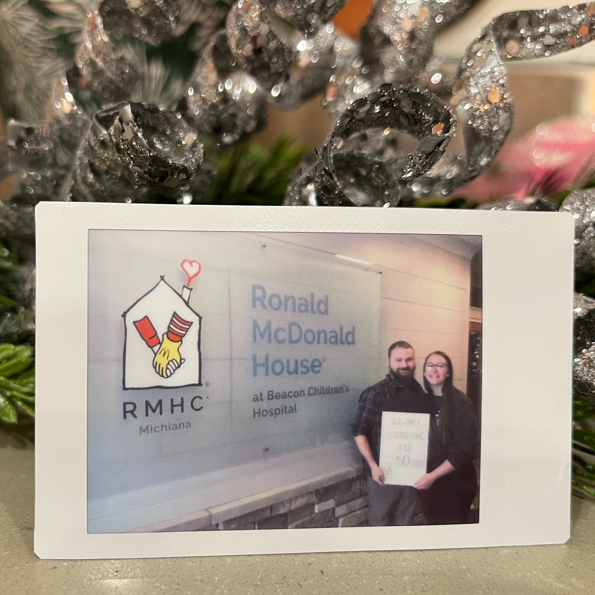 We're celebrating with the Medlen family! ❤

They were able to go home safe and sound with their twins after staying with us for 50 nights.