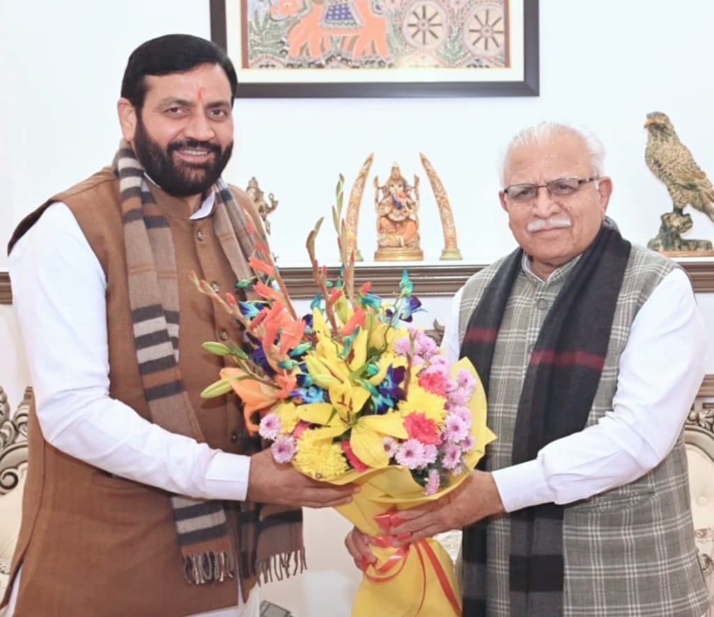 NayabSainiBJP's tweet photo. आज नई दिल्ली में केंद्रीय मंत्री वरिष्ठ नेता आदरणीय श्री @mlkhattar जी से भेंट कर विभिन्न विषयों पर उनका मार्गदर्शन प्राप्त किया। https://t.co/1xdFmCB3gl