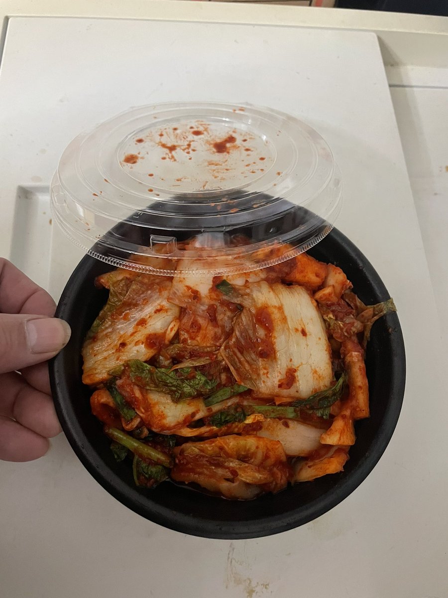 はい！気を取り直して

たまにお邪魔させていただいてる韓国料理屋さんのエアコン清掃に行ってきました♪

辛い物はめっちゃ苦手なのですが、ここは苦手でも食べられるマイルド辛〜いなんだよね🤣

そしてお土産にお店のお母さんが作るキムチをいただいて来ました！

ごちそうさまでした😋