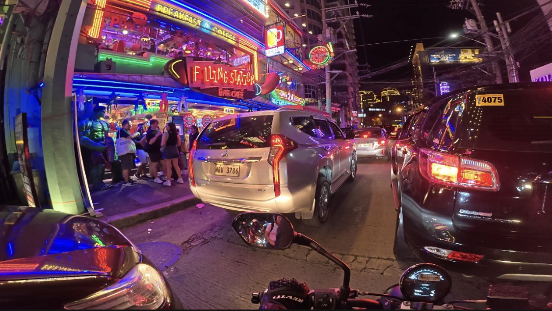 JosephActivate's tweet photo. Riding a superbike through the vibrant Makati night reminded me that life is best enjoyed when you embrace the ride, the energy, and every moment along the way

#KeepActivating

Full Video 🥰 https://t.co/ZhNclaY6LX https://t.co/eu659RmGIA