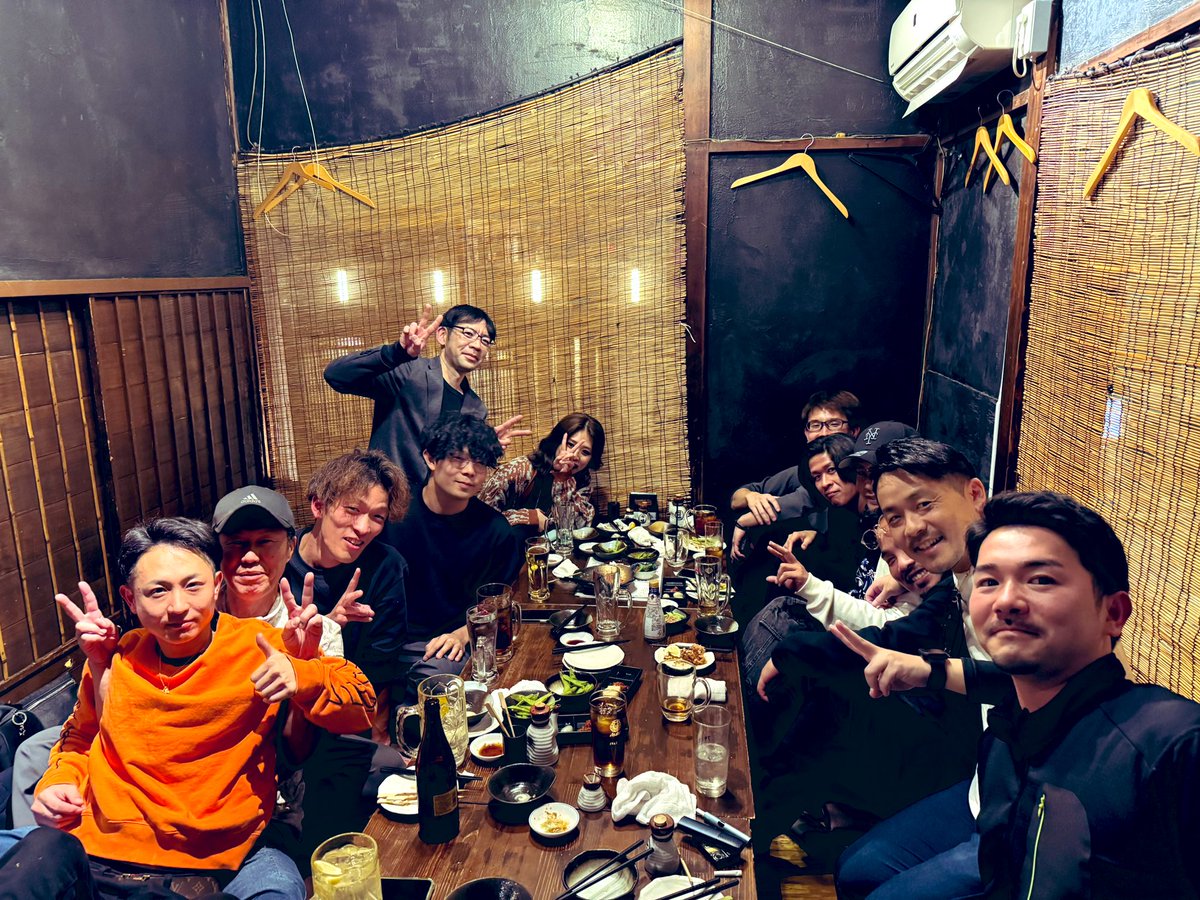 arkcrew777's tweet photo. ARK CREW忘年会
久しぶりにみんなと飲めてすごく楽しかったです(*^o^*)
今回参加出来なかったドライバーさん、来年は是非一緒に飲みましょう🍺

今年一年ありがとうございます！
来年もアーククルーをよろしくお願いします！

#arkcrew #アーククルー #軽貨物ドライバー #埼玉 #戸田市 #初代炙り家弌 https://t.co/TJpk1Wq2oP