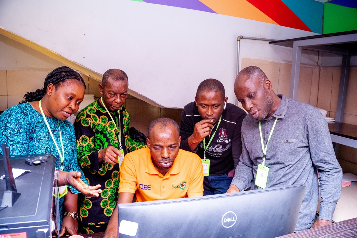 Innov8Hub's tweet photo. From the first brainstorming session to the final prototype unveil, these pictures capture moments of collaboration, creativity, and determination. 

The energy was electric, the camaraderie unmatched, and the outcomes inspiring. https://t.co/8Uxy6b3T4L