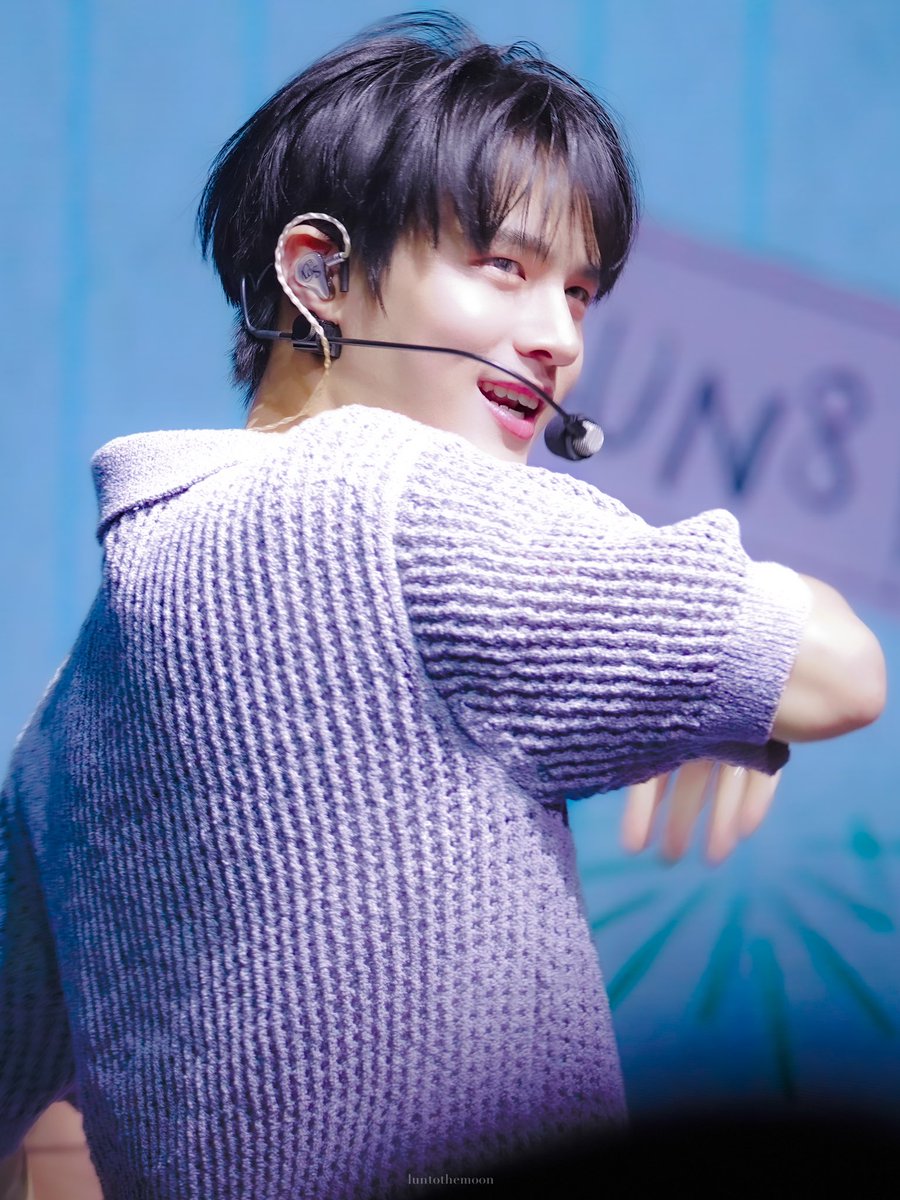 luntothemoon's tweet photo. 241215 대만 팬미팅 2부

반짝반짝 빛나는 은호~~~🥺💖🌟

#은호 #지은호 #JIEUNHO #비타밍
#루네이트 #LUN8 #ルネイト https://t.co/YT2eRHqzmr