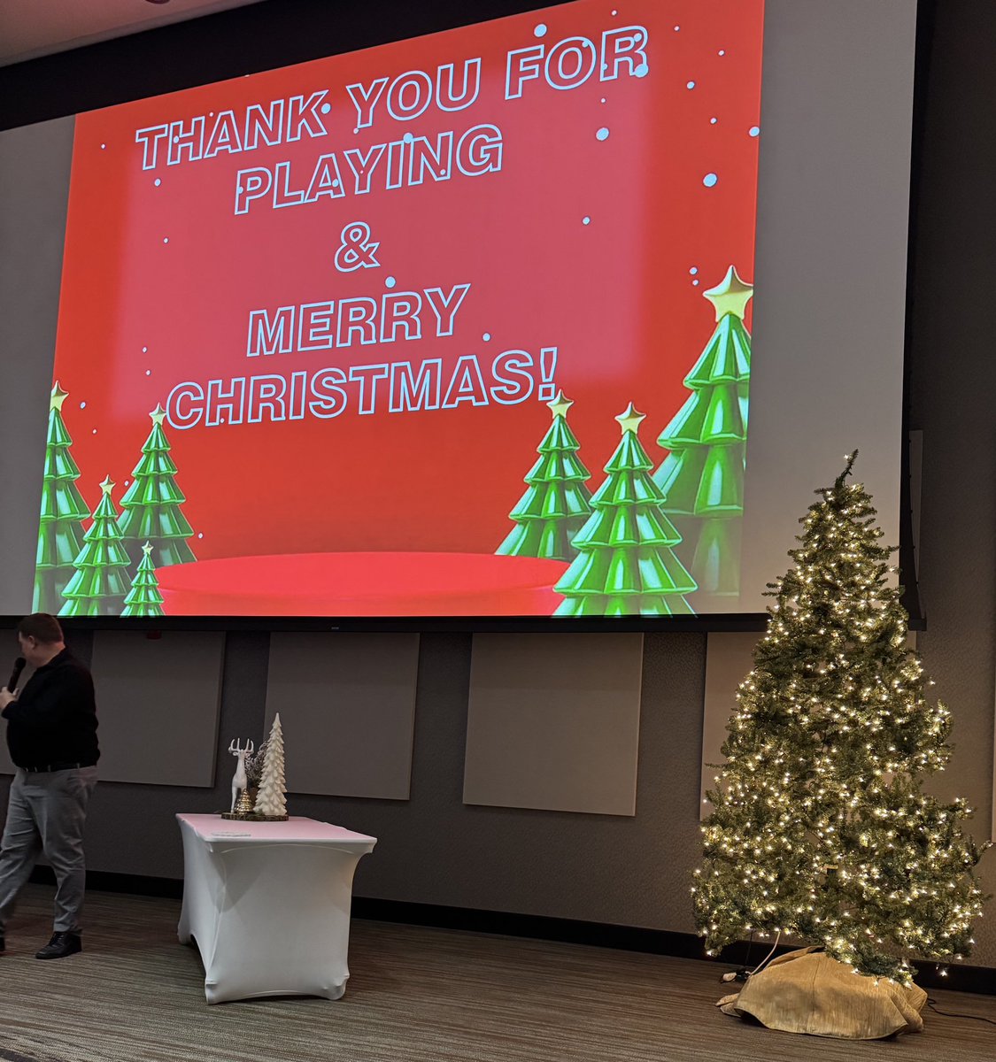 Engr_Resources's tweet photo. We had an amazing time celebrating our annual company Christmas party on Friday night at the Parkview Mirro Center! 

A big thank you to the party planners for making it such an enjoyable night for the ERI family and friends! https://t.co/Kw3kerPZ0q