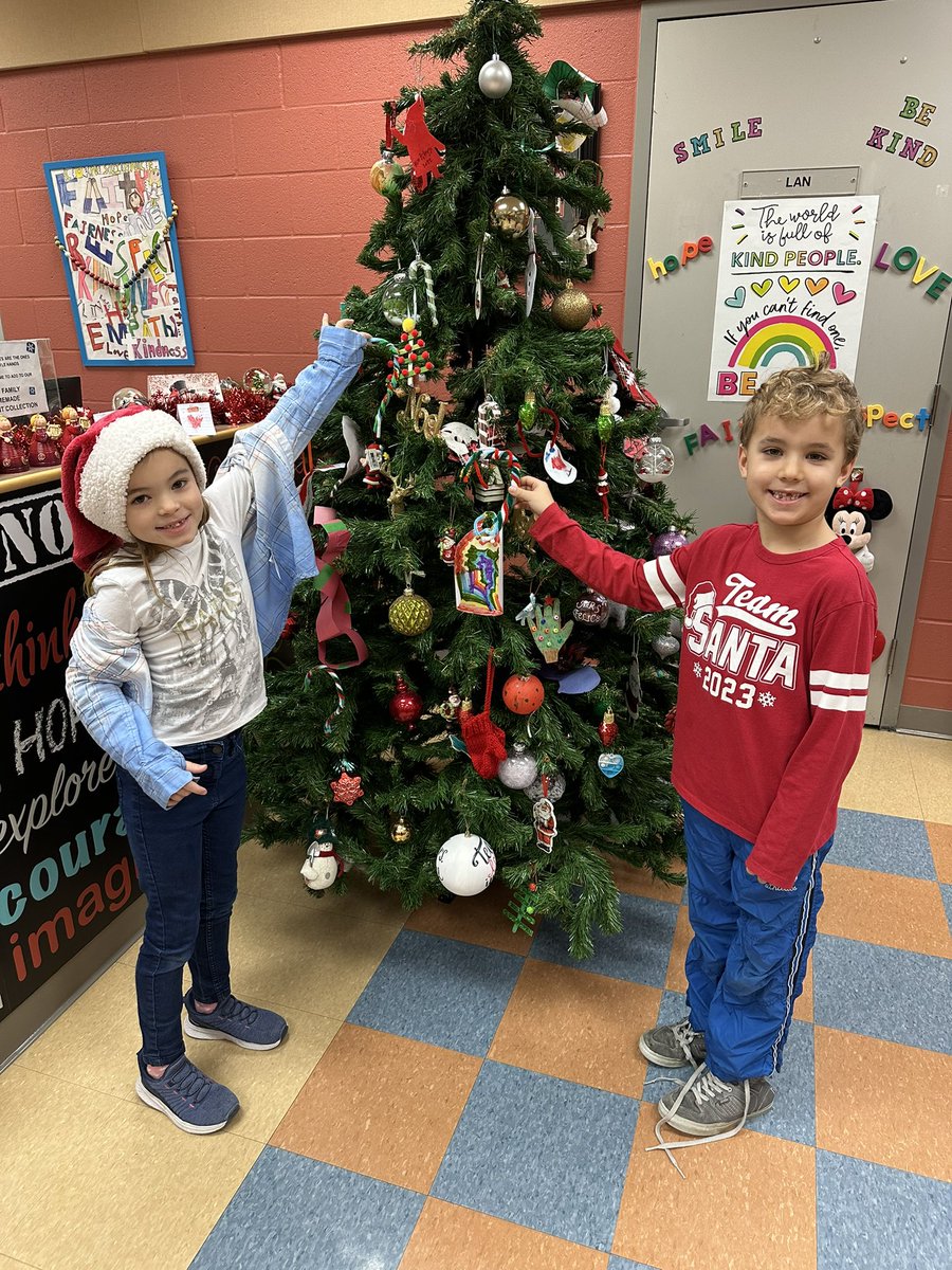 The best ornaments are the ones made by little hands❤️ <a href="/HOFAM_DPCDSB/">Holy Family DPCDSB</a>