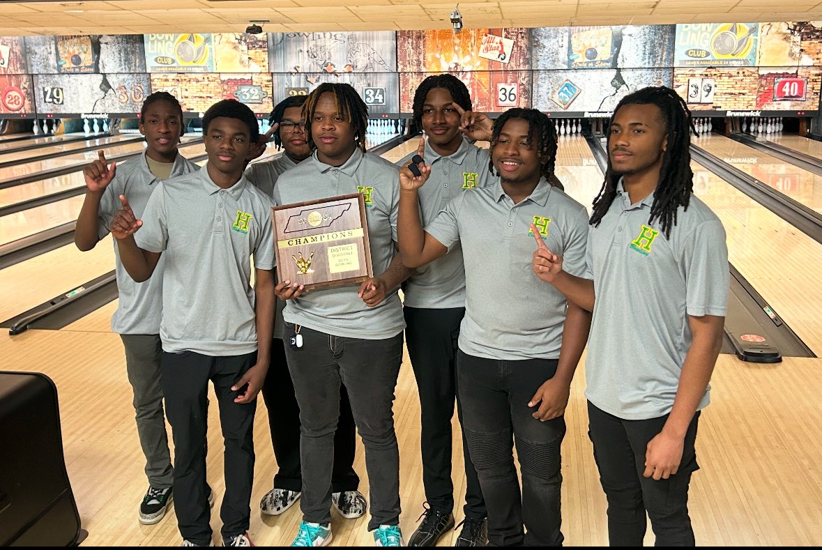 Congrats to our Bowlers! 

On Friday, our Boys won the District Championship, and our Girls were runner ups, our first district championship since 2008! 

Tristan Webster and Paige Nixon also qualified for State! 

🔰🔰🔰

#CHOUSE
