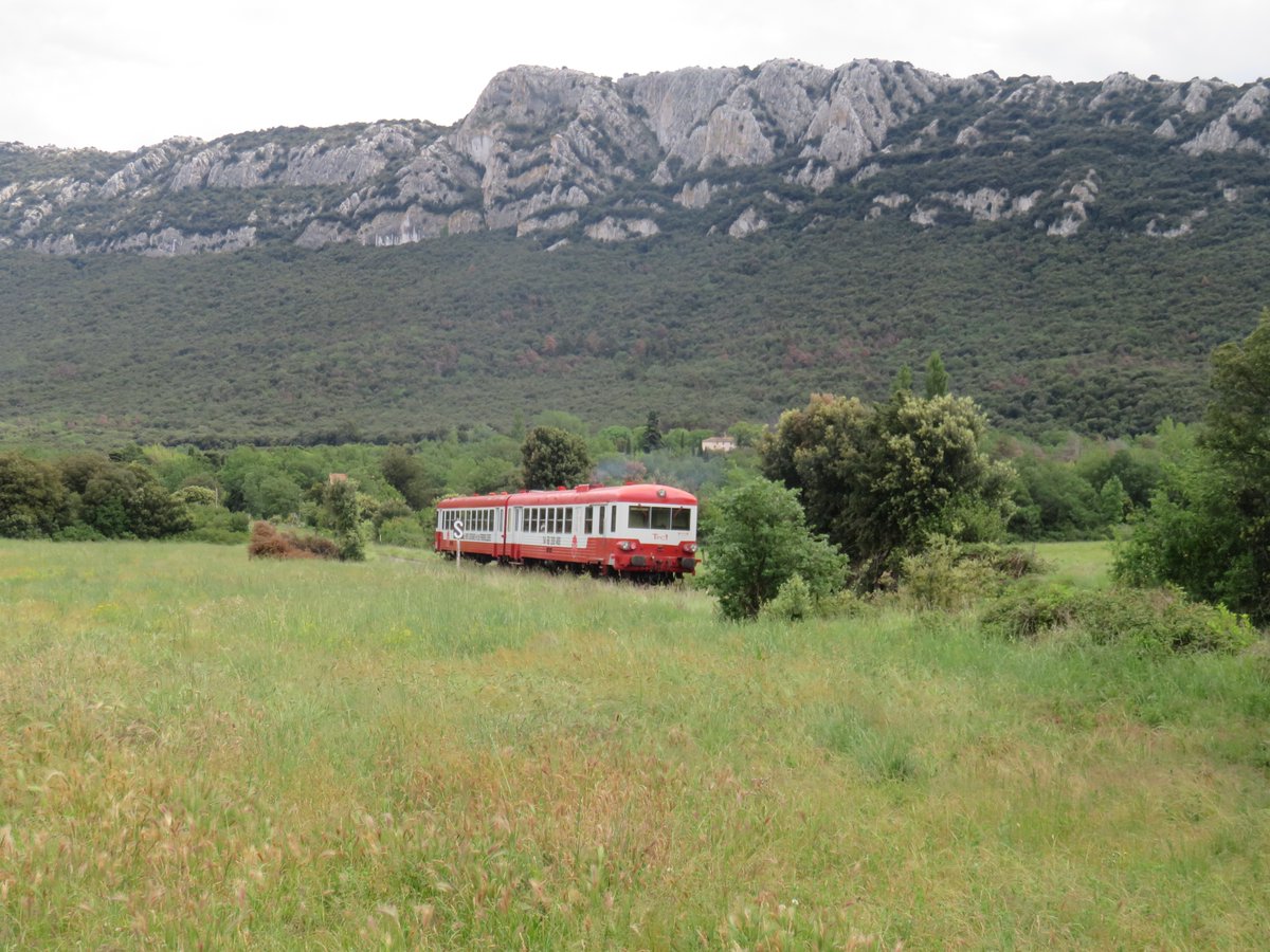 In een week met 4 nieuwe afleveringen rijden o.m. door Zuid-Frankrijk in "Le Train Rouge". Dinsdag 24/12, 19:55 uur, NPO 2.