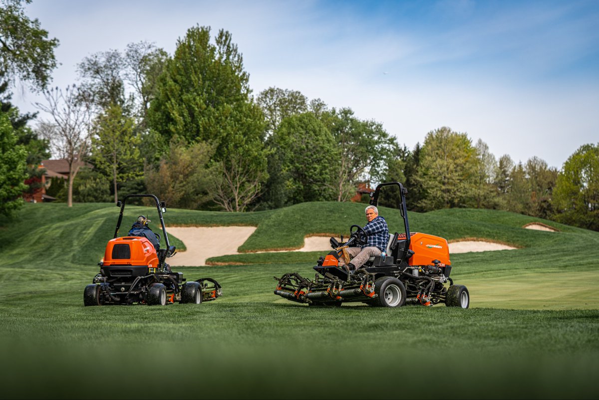 Wide enough to be productive on fairways, light and precise enough to be used on greens.

Check out this video on the SLF530 in action: bit.ly/4g0c7rg

#SLF530 #ReelMower #SuperLightWeight #TurfCare #Jacobsen