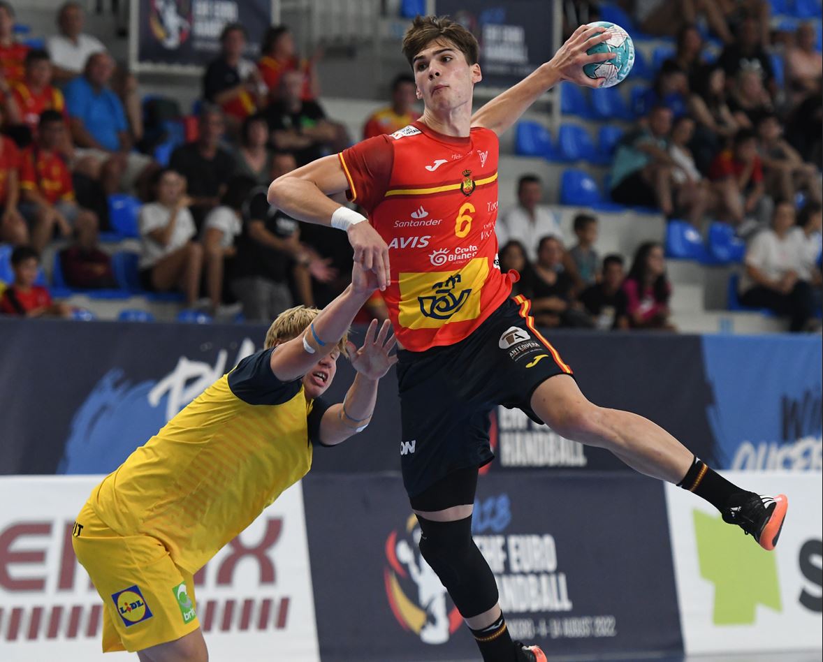 - Ferran Castillo (BM granollers) (debutant)
- Victor Romero (BM Granollers)
- Dani Fernandez (TVB Sttutgart HB)
- Djordje Cikusa (HC Montpellier)

#HandbolCatalà