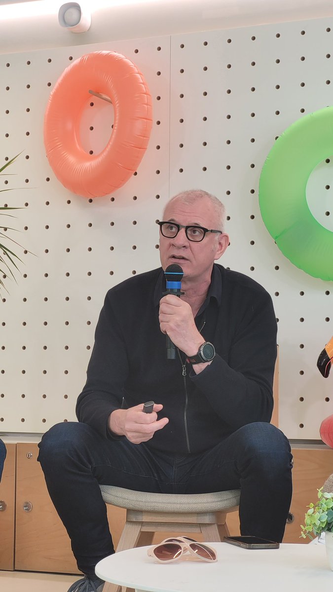 [TENDANCES] Dernier #RdvduCRT de l'année en direct de <a href="/TheCamp/">The Camp</a> en partenariat avec #CMonTheBeach !
L'occasion de balayer les tendances qui vont marquer le marketing de contenus et le digital en  2025  ▶️ Replay disponible d'ici demain sur ce lien : provence-alpes-cotedazur.com/espace-pro/pro…