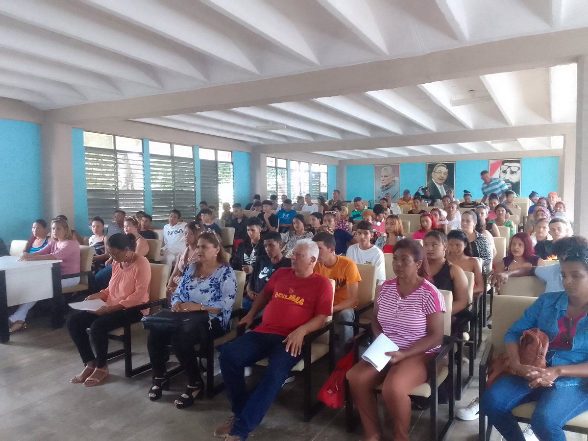 ManifiestoIpa's tweet photo. Te convido a creerme cuando digo #Futuro, hoy graduación de Técnicos Medios en el IPA Manifiesto de Montecristi. #TransformandoEtpCubana #CubaMined #PorLasTunasLaVictoria #TareaDeGrandes https://t.co/KR0lAYmybt
