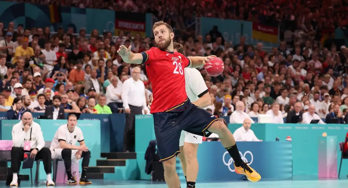 ‼ Nova convocatòria dels #Hispanos per a disputar el TIE i el Mundial!

‍🤾‍♂️ Nou jugadors catalans han estat convocats:
- Ian Tarrafeta (Pays D'Aix UC HB)
- Jan Gurri (Sportig Clube)
- Petar Cikusa (FC Barcelona)
- Aleix Gómez (FC Barcelona)

#HandbolCatalà