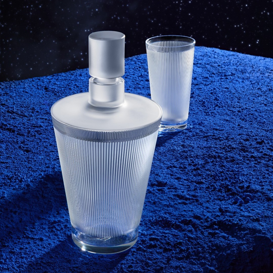 Contrasting surfaces and textures that transcend the purity of crystal in the Wingen barware collection.

#LaliqueHolidays