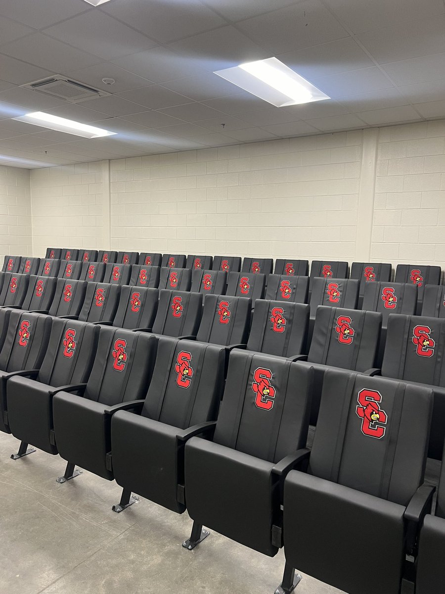 Blessed! Thanks to <a href="/DreamSeat_HS/">DreamSeat High School</a> for the upgrade to our Team/Film room. Best facilities in Ky! #FootballMattersHere
