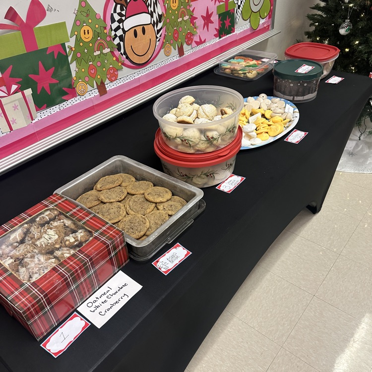 Homemade Cookie competition AND Ugly Sweaters?  YES PLEASE!  Best of luck to the best baker! #BakerBetterTogether