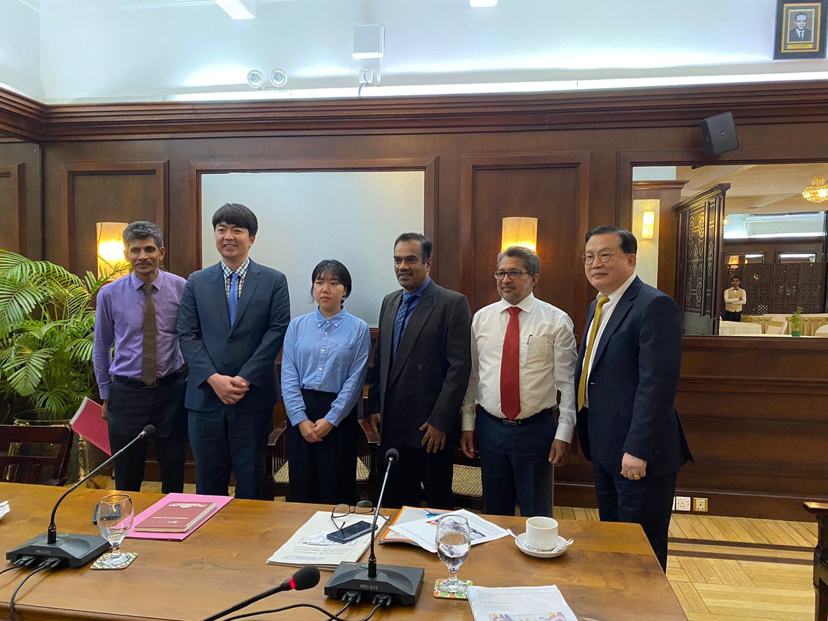 zapumal's tweet photo. It was an honor to facilitate a media delegation from South Korea, featuring journalists from Economy #Chosun and #MKEconomy —two of the most prominent and long-standing media outlets. The delegation’s visit aimed to highlight investment opportunities in the Colombo Port City. https://t.co/9jH1Vc6STv