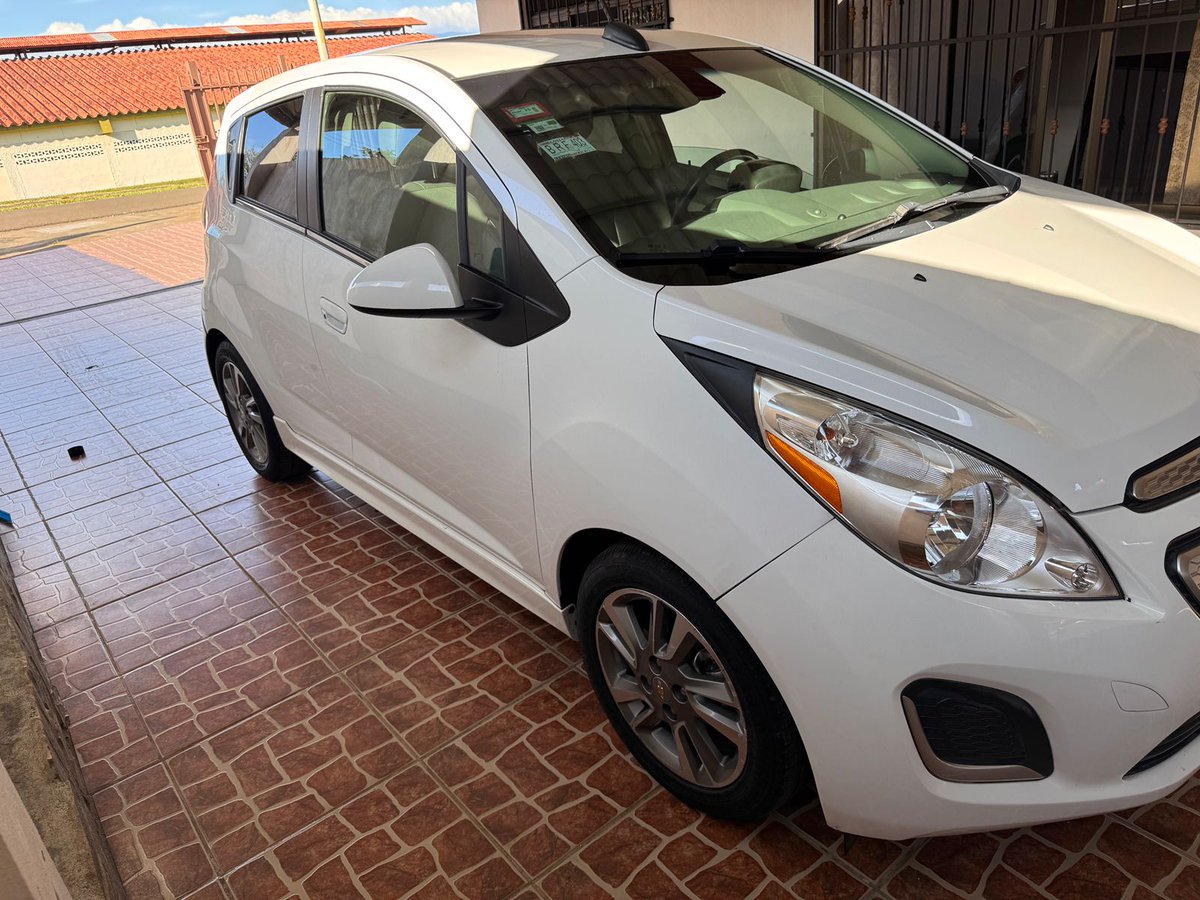 AllanWonka's tweet photo. Estoy vendiendo el Tamagochi por si saben de alguien que le interese 100% Electrico. Chevy Sparks 2015 con 40 mil km. https://t.co/vzErovkxCH
