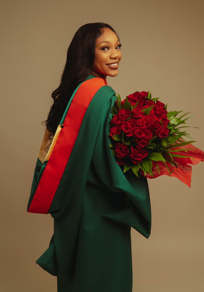 3 degrees later…. 🎓💐