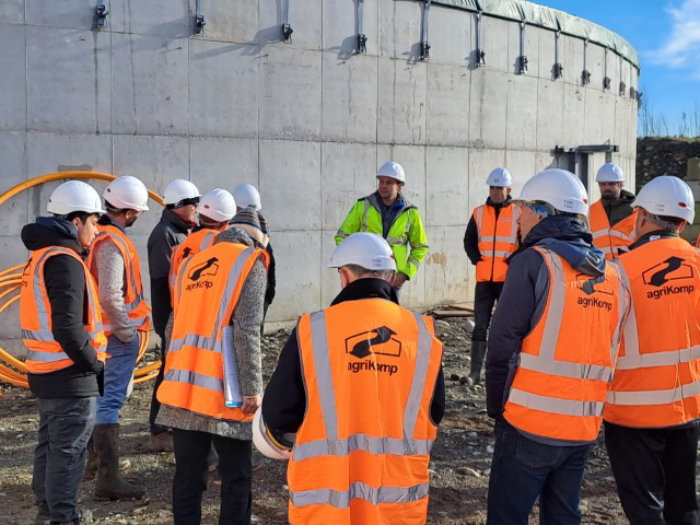 [#LaMethaEnVrai] Ça avance sur le chantier #MéthaChartez à Précilhon (64) 🔥

👷‍♂️ Jeudi dernier nous étions #LesPiedsDansLeChantier lors d'une journée organisée par <a href="/agriKomp_Fr/">agriKomp</a> ! L'objectif ? Rencontrer tous les interlocuteurs d'un projet de méthanisation en seulement 2h ! 🤯