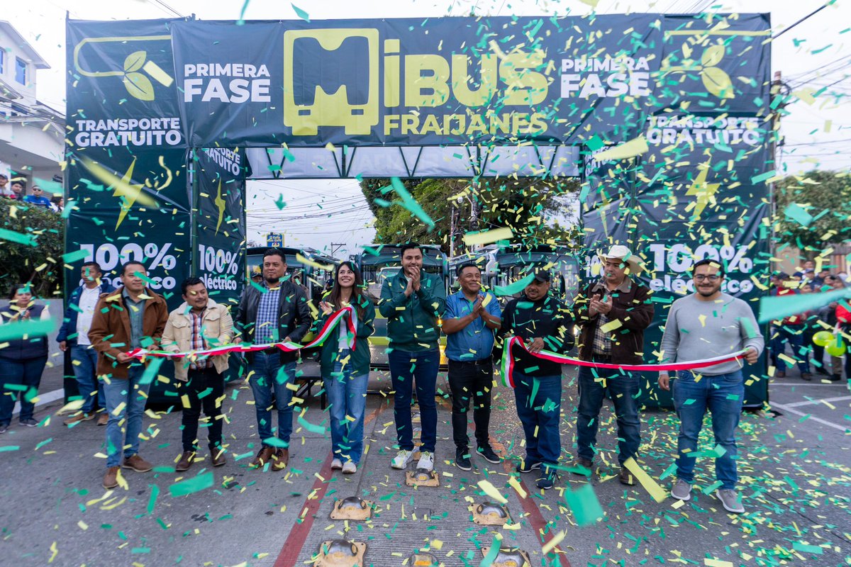 DanielRustrian's tweet image. #MiBus es más que un proyecto, es nuestro compromiso con ustedes. Este servicio gratuito beneficiará a estudiantes, personas mayores y familias de escasos recursos. Está es solo la primera fase del nuevo Transporte Público Municipal. #FraijanesEsPrimero 🚍