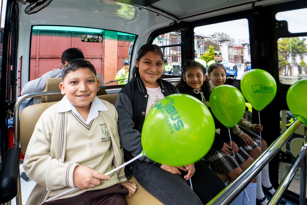 DanielRustrian's tweet image. #MiBus es más que un proyecto, es nuestro compromiso con ustedes. Este servicio gratuito beneficiará a estudiantes, personas mayores y familias de escasos recursos. Está es solo la primera fase del nuevo Transporte Público Municipal. #FraijanesEsPrimero 🚍