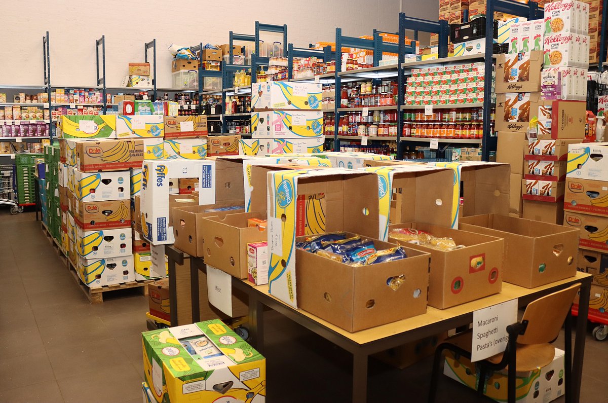 Wat gebeurt er? Dat vroegen we ons ook af. 

Afgelopen vrijdag en zaterdag > 615! volle bananendozen met producten ingezameld door een flink aantal vrijwilligers <a href="/Eemsdelta/">Gemeente Eemsdelta</a>. Heel hartelijk bedankt, ook voor de financiële bijdragen.

Nog meer actie! Info🖼️: bit.ly/36n3O6A