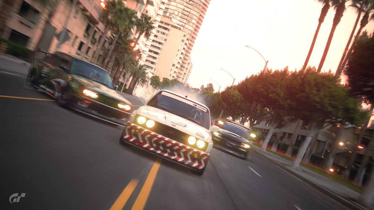 suMOMOhandle's tweet photo. #KGTC #GT7
かつて、公道仕様のクーペがそのままラリーに出場でき、誰にも気にも留めないと言う時代がありました。
あの頃の消費者はタッチスクリーンのインターフェースも内蔵GPSも求めず、
飾り気もない、スピード重視で軽量化されたオンボロ車を支持しました。
(KGTC Nos Rd.5) https://t.co/HAqETRW0Hi