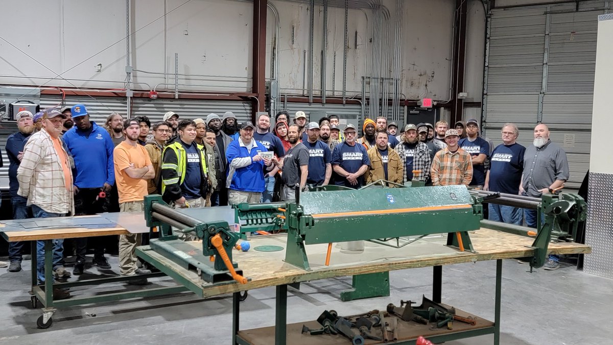 Local 4 members showed out in force for their Memphis community this December, raising $2,200 for local charity Christmas for the Kids. The 16-year-old organization helped support 52 families last year alone.

Solidarity!