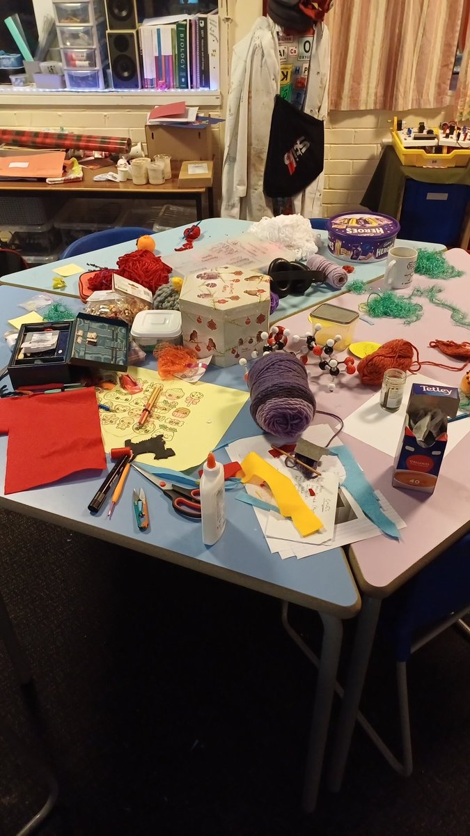 Miss Science tweet media