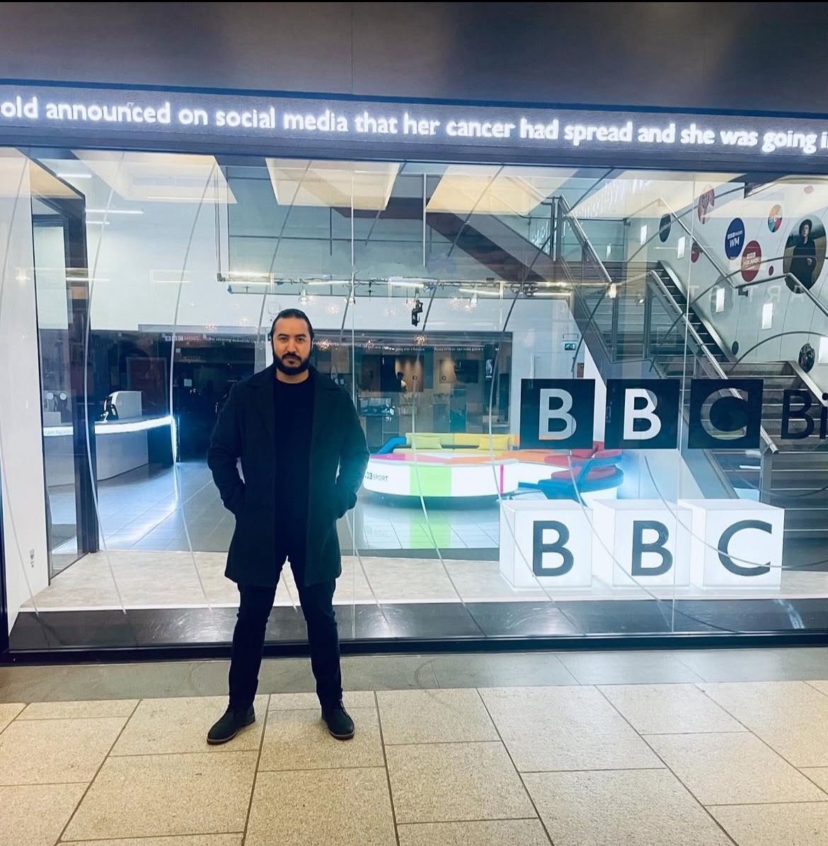 NeilPaul01's tweet image. Cats out the bag!!

Absolutely thrilled to be part of the programme representing the Midlands this year backed by Sir Lenny Henry. 

#BBC #BBCWriters #WriteAcross #Birmingham #Blackcountry