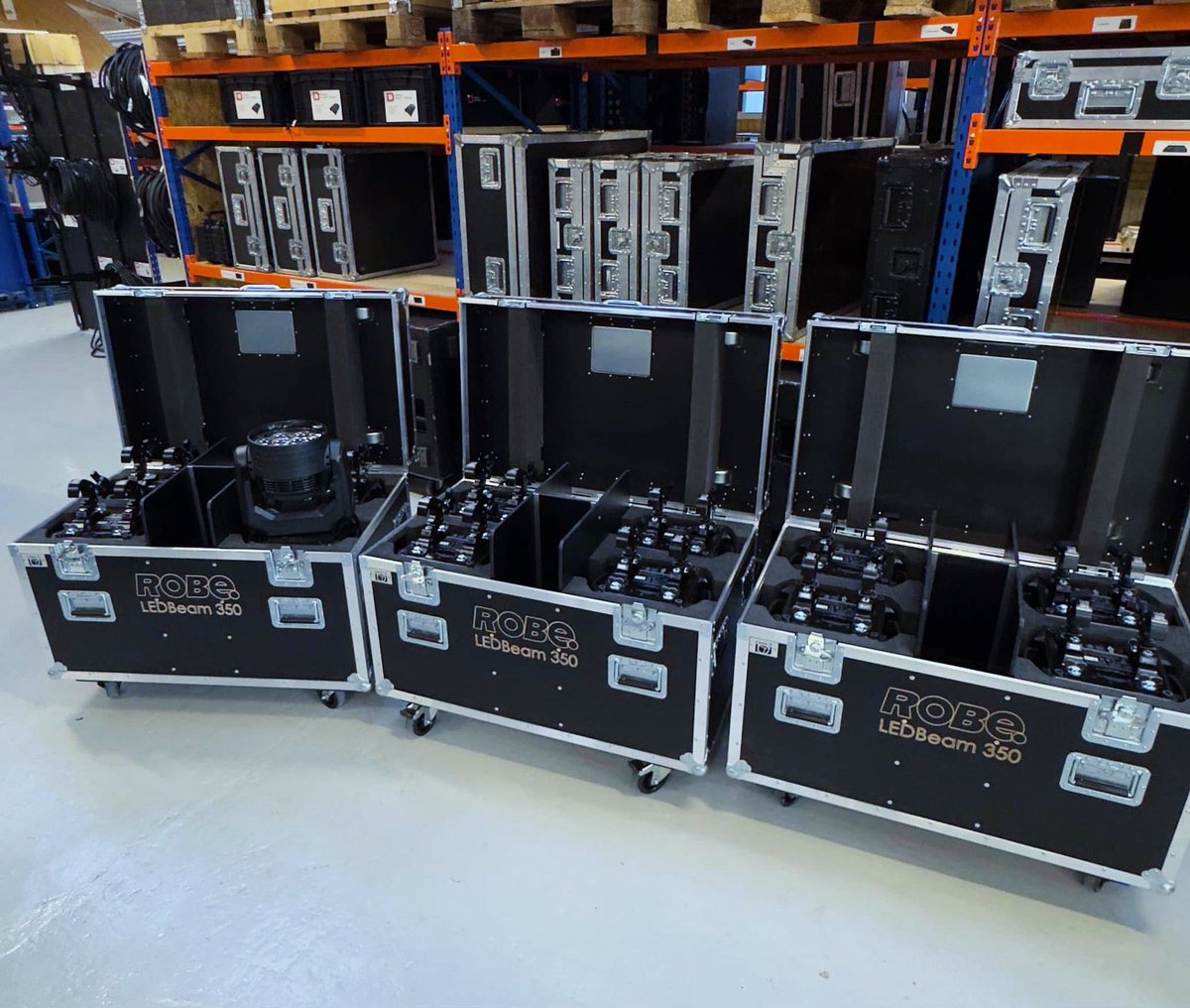 Robelighting's tweet photo. Stopping by Hammel, Denmark, for a #NewGearMonday with Dansk Event Teknik & their new @Robelighting #LEDBeam350 luminaires supplied by Light Partner Aps.
#robelighting #robeinnovation #danskeventteknik #lightpsrtneraps #newrobegear https://t.co/AaYrjIkr5h