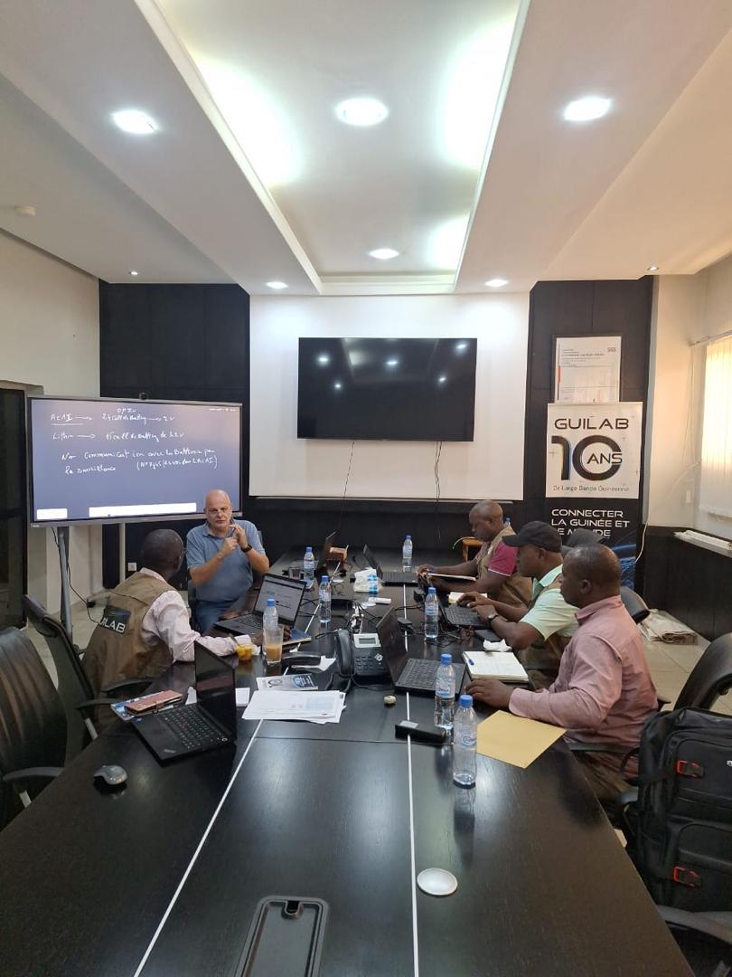 GuilabGN's tweet photo. GUILAB dans la dynamique de renforcement de capacités de ses employés par une formation en atelier d’Energie.
LA GUILAB, CONNECTER LA GUINEE ET LE MONDE
#GUILAB
#www.guilab.com.gn
#Telecommunications
#DéveloppementGuinée https://t.co/uNgyANlETr