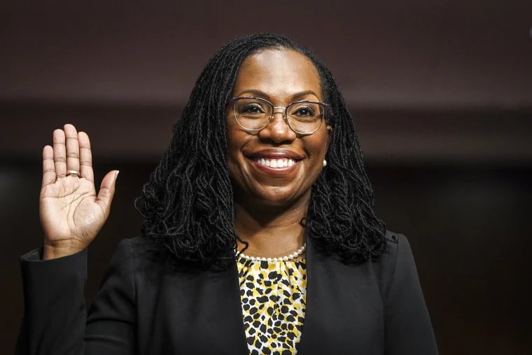 DisavowTrump20's tweet image. Republicans have launched a full-blown attack on Supreme Court Justice Kentanji Brown Jackson for appearing on Broadway. Meanwhile, their favorite Justice gets bought off by billionaires every day. 

RETWEET if you stand with Justice Jackson against the GOP!