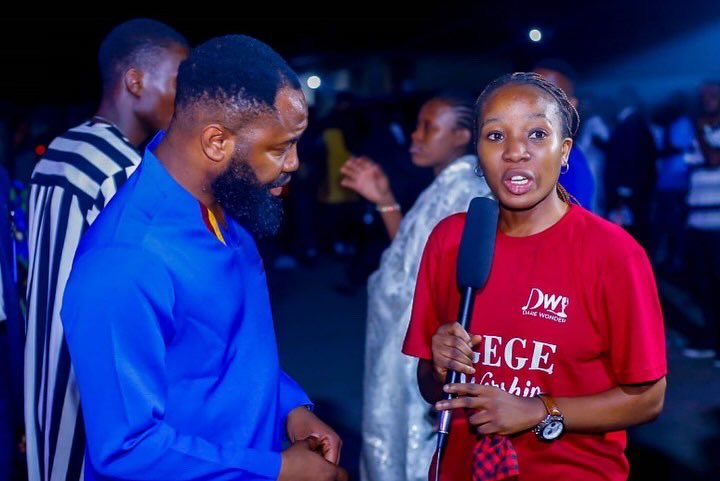 rhoxstickz's tweet photo. It was an evening to remember for the entire Agege community and beyond! As the red carpet host for Agege Worship, convened by @iamdarewonder , I witnessed a spectacular event that united gospel music legends, comedians, and inspiring individuals from home and abroad.

#host https://t.co/bMuO39t5Wj