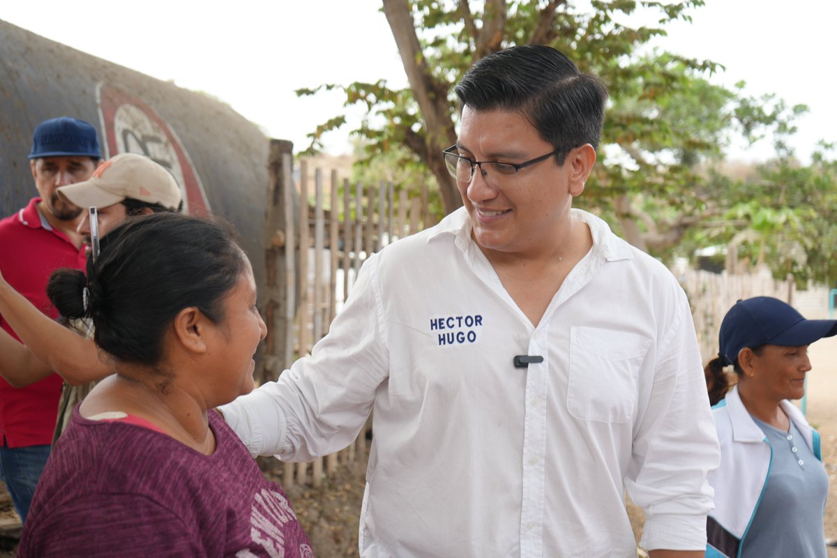 hdhugou's tweet photo. Llegamos a Punta de Piedra, una hermosa comuna para compartir momentos únicos junto a su gente. ¡Juntos Rescatamos al Ecuador! 📷#RescatemosAlEcuador #Sumate #HectorHugo #HugoEsMiApellido #Ecuador #PuntaDePiedra #Guayas #Guayaquil #Durán #Samborondón #Playas #Navidad https://t.co/Srp9tQJcVv
