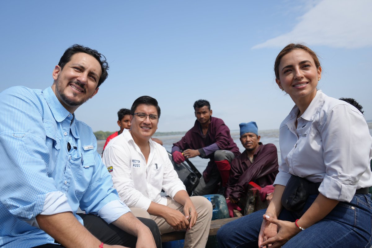 hdhugou's tweet photo. Llegamos a Punta de Piedra, una hermosa comuna para compartir momentos únicos junto a su gente. ¡Juntos Rescatamos al Ecuador! 📷#RescatemosAlEcuador #Sumate #HectorHugo #HugoEsMiApellido #Ecuador #PuntaDePiedra #Guayas #Guayaquil #Durán #Samborondón #Playas #Navidad https://t.co/Srp9tQJcVv