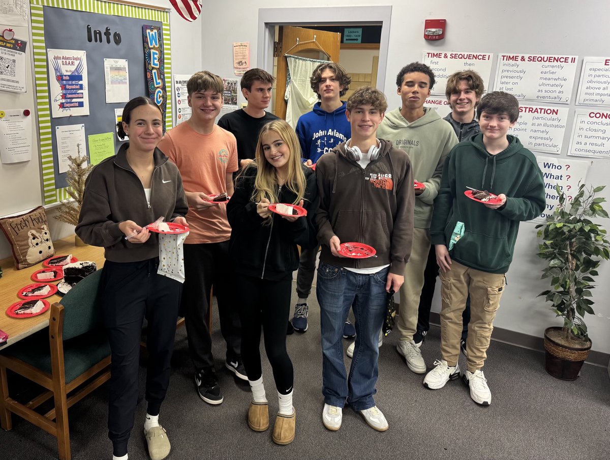 Congratulations to these sophomore English students who completed the optional grammar unit in Khan Academy and won a gift bag and cake! 🥇 #JAHS