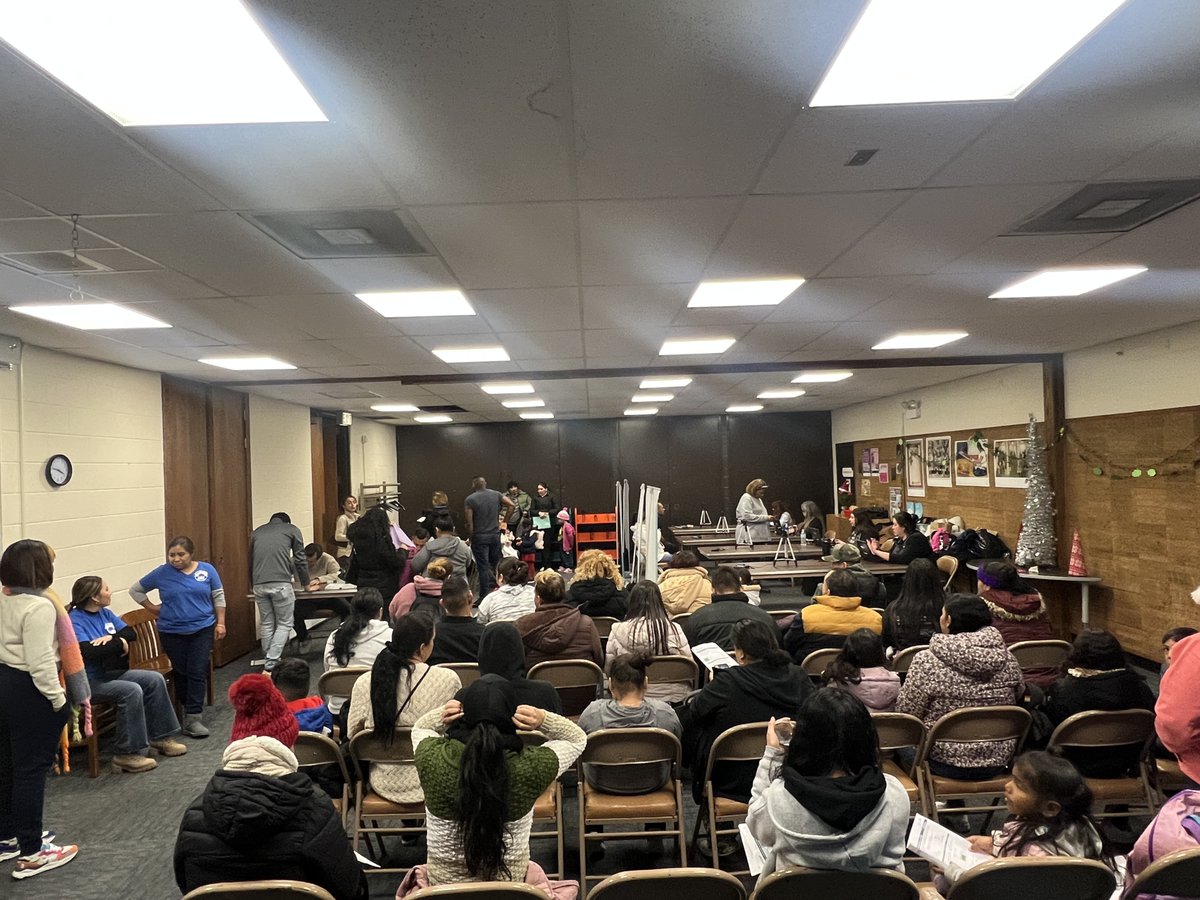 ChicagoCIRR's tweet photo. The Committee hosted a City Key Event in Belmont Cragin where about 200 people were able to obtain the City Key ID! Thank you to partner organizations Metropolitan Family Services, Onward house, Family Focus and Northwest Center this great event! https://t.co/EhloTxu4cS