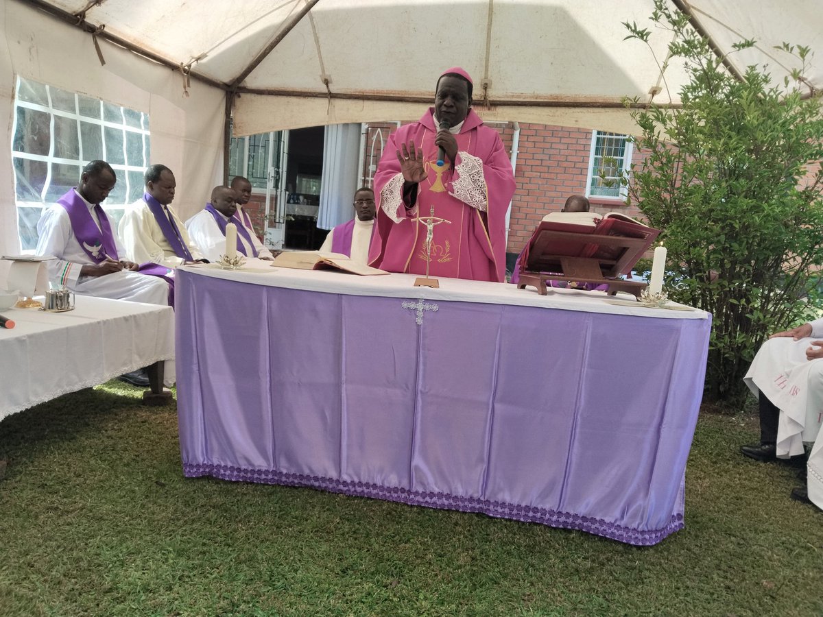 CDKK2022's tweet photo. Bishop Obanyi calls for living the Radical Nature of the Gospel.
He urged the Diocesan Secretariat staff to embody the transformative message of the Gospel, making Christs teachings visible through their actions during their Thanksgiving mass today . https://t.co/Wz2xxRvjuD