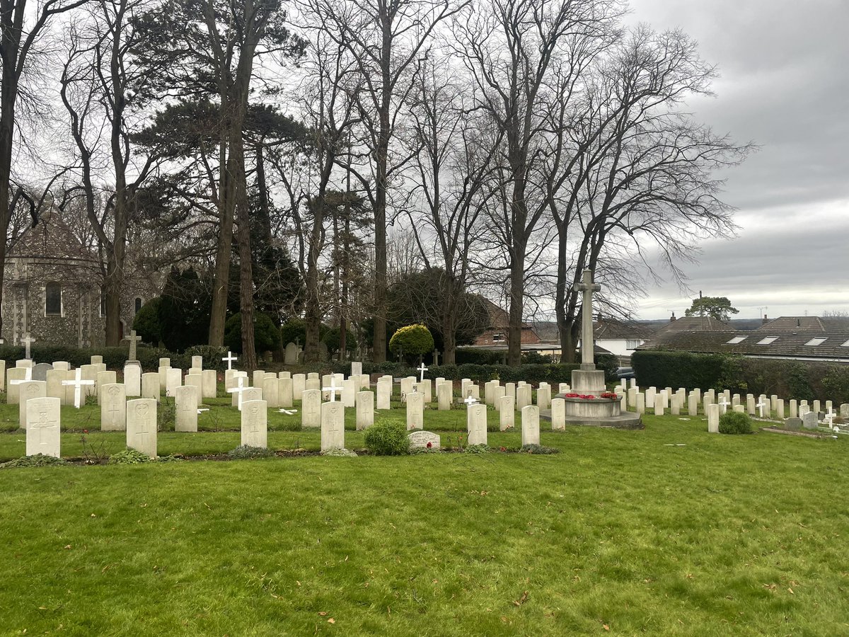 Noble67Allan's tweet photo. Today,I paid my respects to the fallen in @CWGC Portsdown Military Cemetery,and they include a young casualty of war,who made the Ultimate Sacrifice on the 20th February 1917,and is laid to rest there 🙏🏽

#RIP Boy E Street(17),Royal Field Artillery 

#LestWeForget https://t.co/kHdfd13DYS