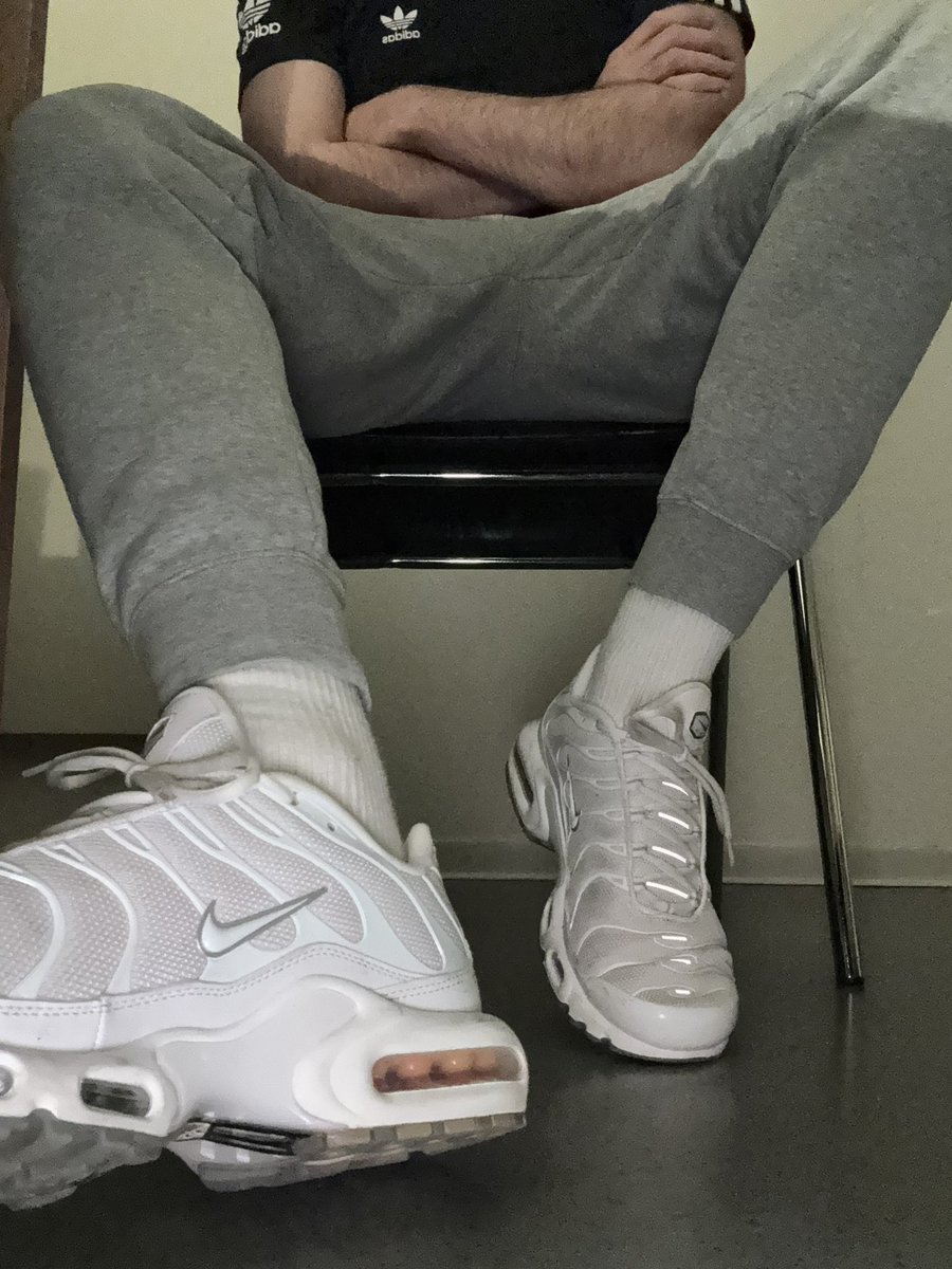 AlphaD31747765's tweet photo. You losers should be under this desk with your wallets open watching me take every last bit of your cash. 🤑🏧

#findom #cashmaster #paypig #cashslave #alphasocks #cashcock
findom cuck smellyfeet foot slave humanatm paypig cashmaster sweaty socks cash master https://t.co/wXTBA7C0lS