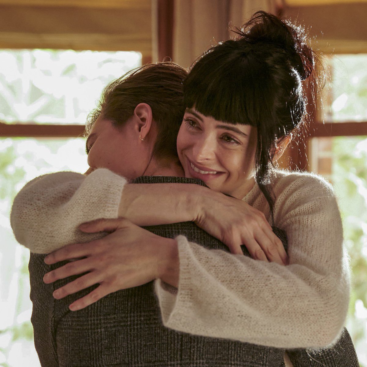 Happy Birthday to our Lucy and Eleanor Miller, the incredibly talented Krysten Ritter! 🖤