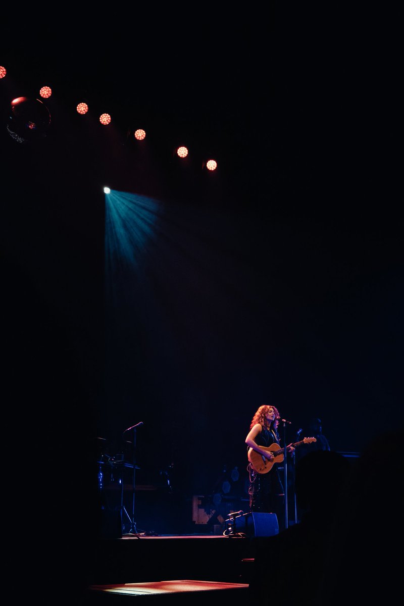 maciskve's tweet photo. tori kelly @ the o2 https://t.co/eY1H8eZ8IG