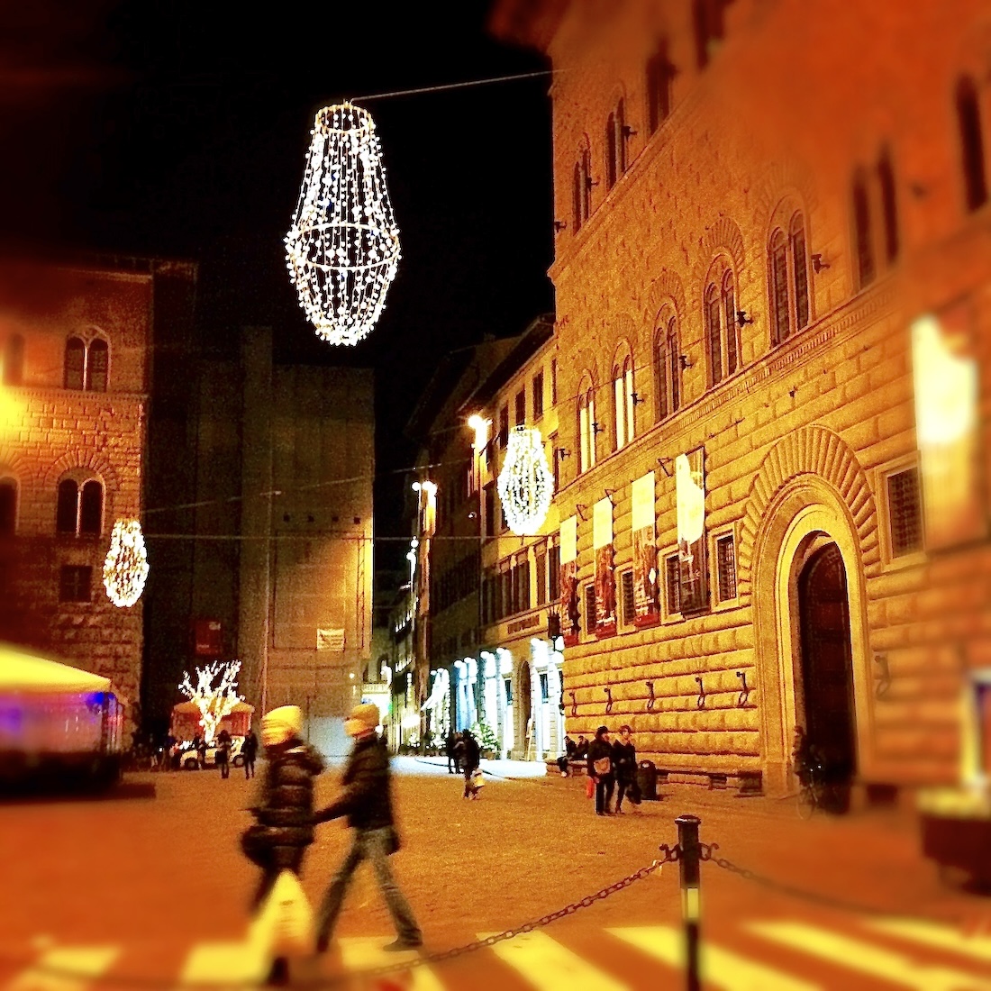 Christmas lights of Florence - more at: florence-on-line.com/allora/florenc…