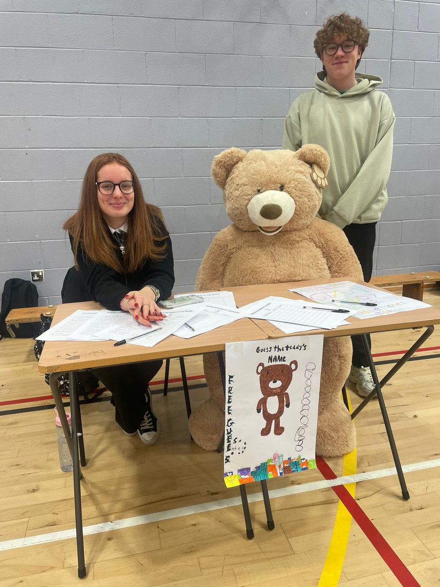 DuncanrigScndry's tweet image. More fun at the Christmas Fayre. Congratulations to everyone in raising over six hundred pounds for charity!