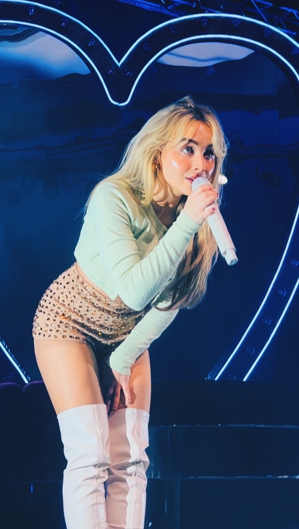 iComplexRP's tweet image. 𝗖𝗼𝗺𝗽𝗹𝗲𝘅 ᴿᴾ • #ComplexMusicRP
𝗠͟𝘂͟𝘀͟𝗶͟𝗰͟ • Style • Pop Culture • More

  ﹝  🗞️  ﹞ —— 𝗡𝗲𝘄𝘀: 𝗡𝘆𝗿𝗮 𝗦𝗲𝘃𝗮𝘀𝘁𝘆𝗮𝗻 (@luxenscripts) during the #EICSxTourRP show at The Slyvee in Madison. © #ComplexRP