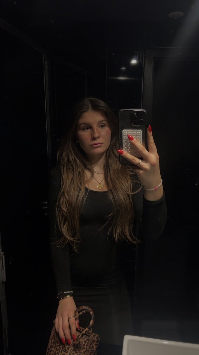 Laura tweet media