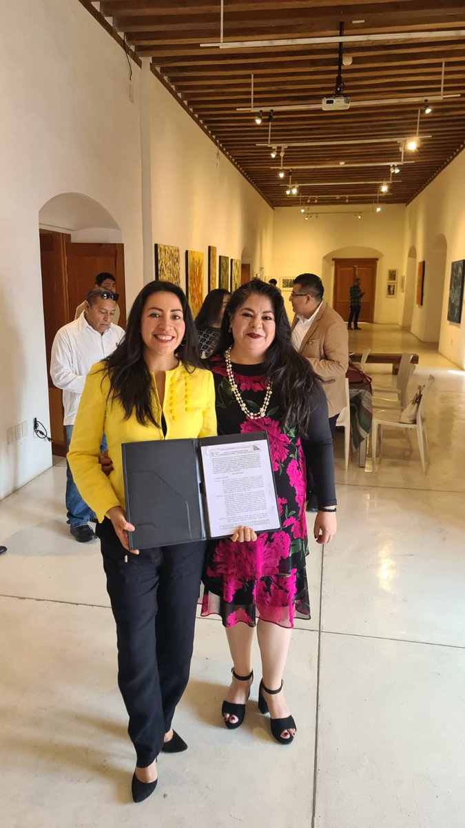 cicoaxaca's tweet photo. Hoy 16 de Diciembre, se llevó a cabo la firma del Convenio de Colaboración entre nuestro Colegio de Ingenieros Civiles y la Asociación Mexicana de Directores Responsables de Obra y Corresponsables (AMDROC) A.C., donde además se entregaron diversos reconocimientos a D.R.O.’s https://t.co/0i7LsRxLn9