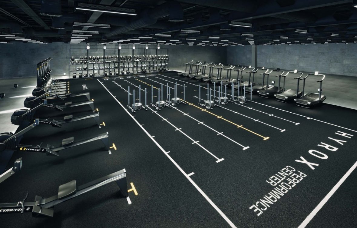rhysdalcin's tweet photo. #HYROX is pretty dope! 

Building a movement:
✅ Gym-in-gym facilities
✅ Premium partnerships with Concept2, Centr &amp; PUMA 
✅ Functional training for real results

Targeting 1M participants &amp; 170 events by 2027. #fitness https://t.co/8vUNQ00iEW